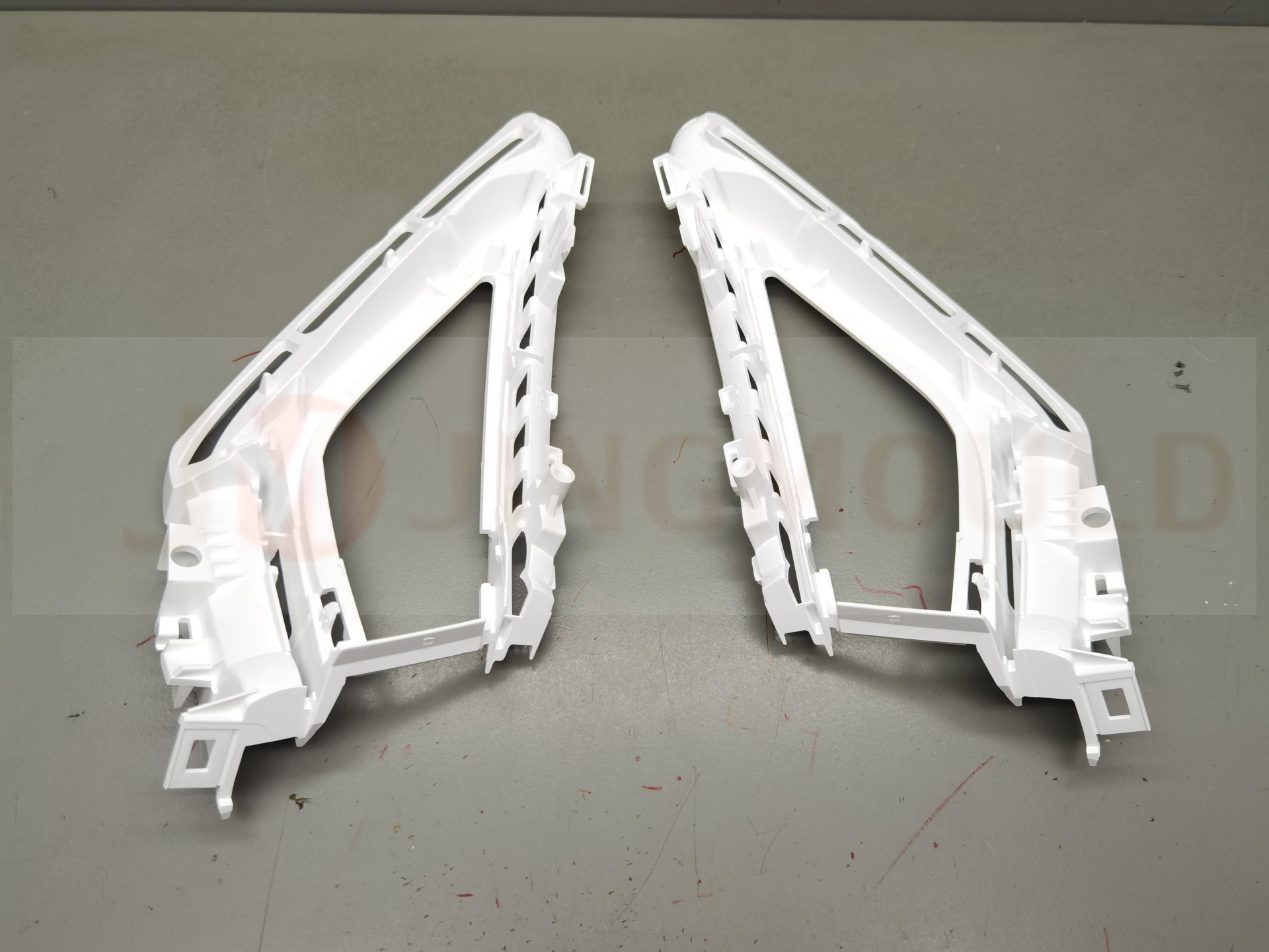 Injection mold of car rear lamp holders L/R