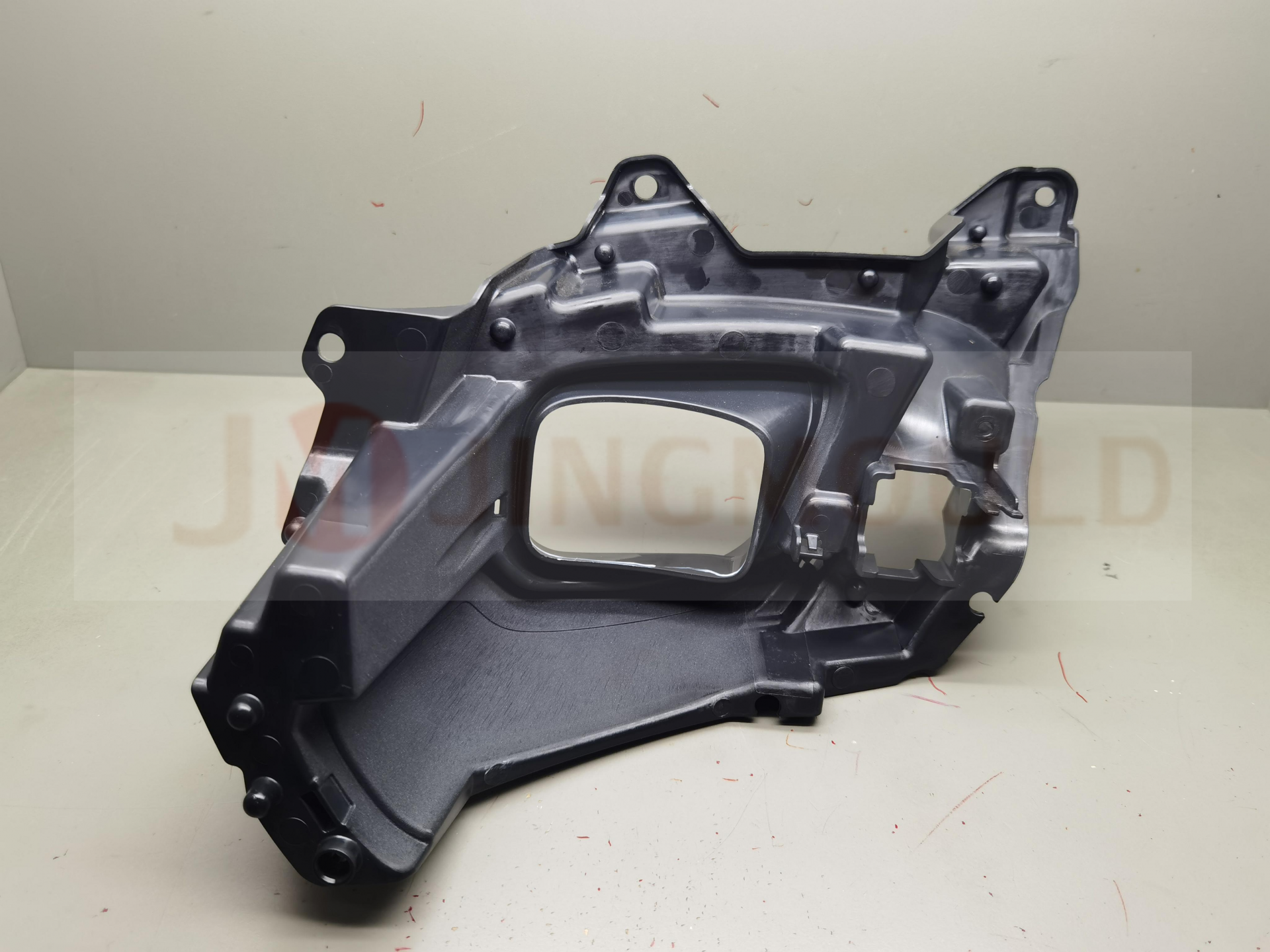 Injection mold of car rear lamp decorative frame L/R